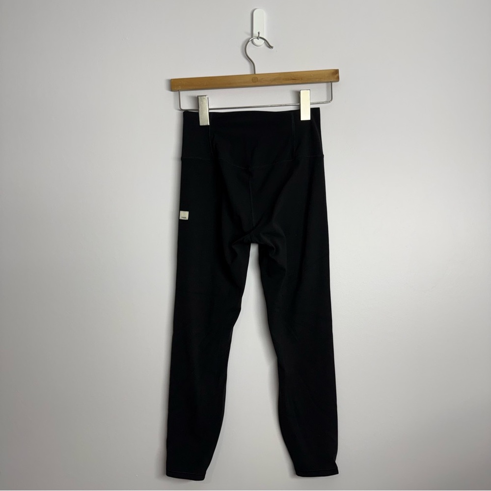 Vuori AllTheFeels™ Legging Black Size Small 22.5” Inseam - Picture 2 of 4